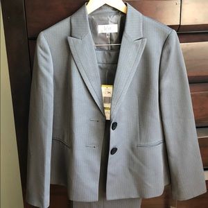 Le Suit petite suit ladies